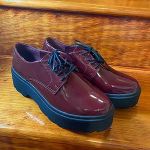 Burgundy platform shoes (size 7)